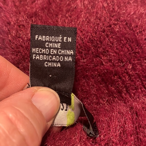 Forever 21 + Fuzzy Sweater. Size 1X - Picture 3 of 4